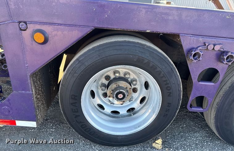 image for item EG2506 1999 Peterbilt 377 car carrier truck with car carrier trailer