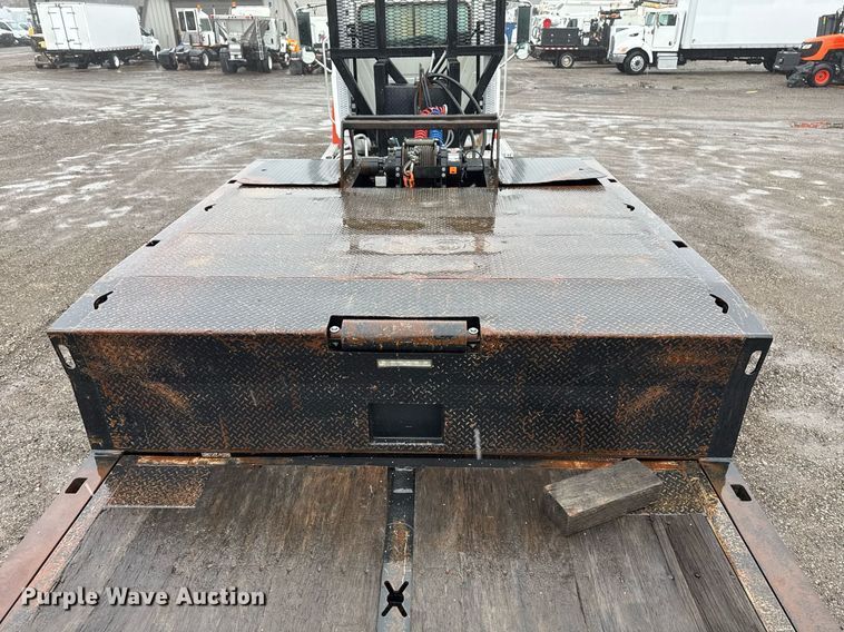 image for item EG2509 2018 X-L Specialized XL 80 PT drop deck hydraulic tail equipment trailer