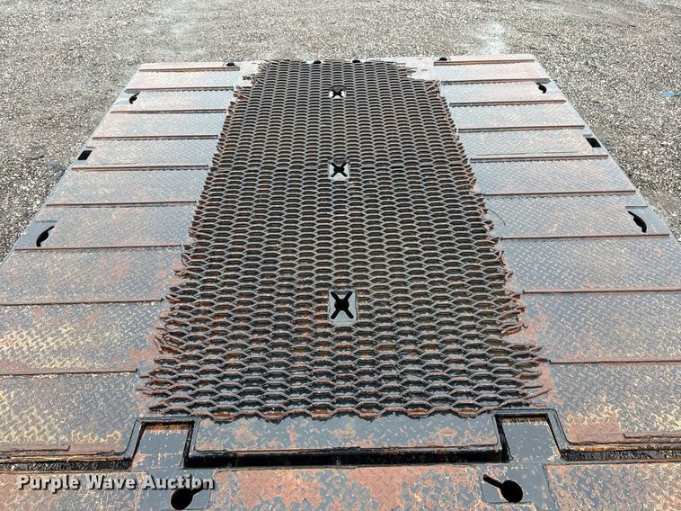 image for item EG2509 2018 X-L Specialized XL 80 PT drop deck hydraulic tail equipment trailer