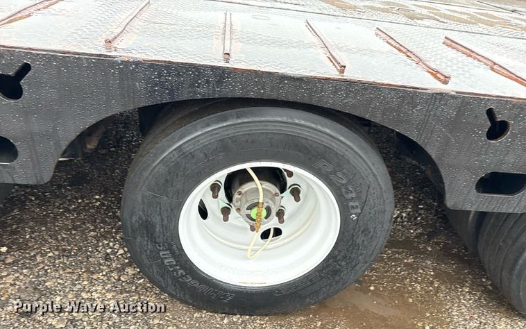 image for item EG2509 2018 X-L Specialized XL 80 PT drop deck hydraulic tail equipment trailer