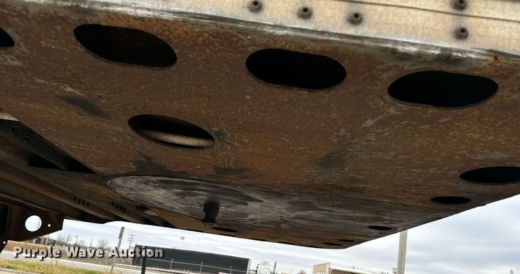 image for item EG7018 2004 Wabash DVDBHPC dry van trailer