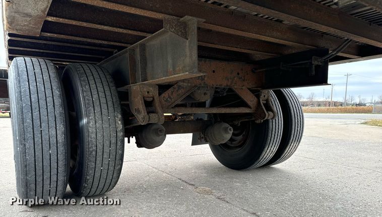 image for item EG7018 2004 Wabash DVDBHPC dry van trailer