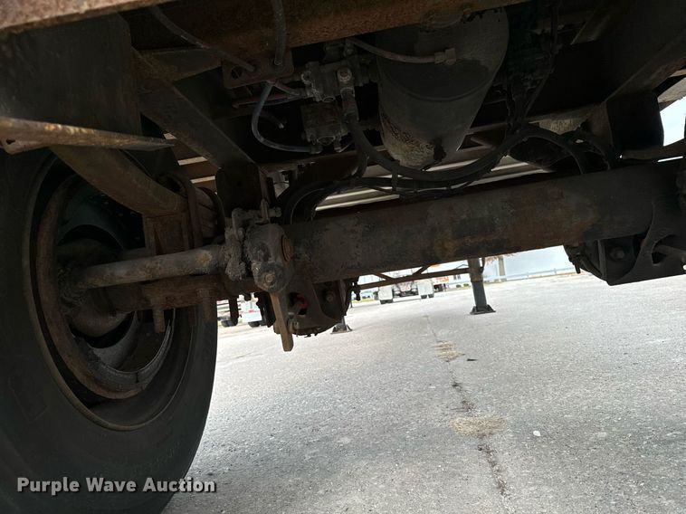 image for item EG7018 2004 Wabash DVDBHPC dry van trailer