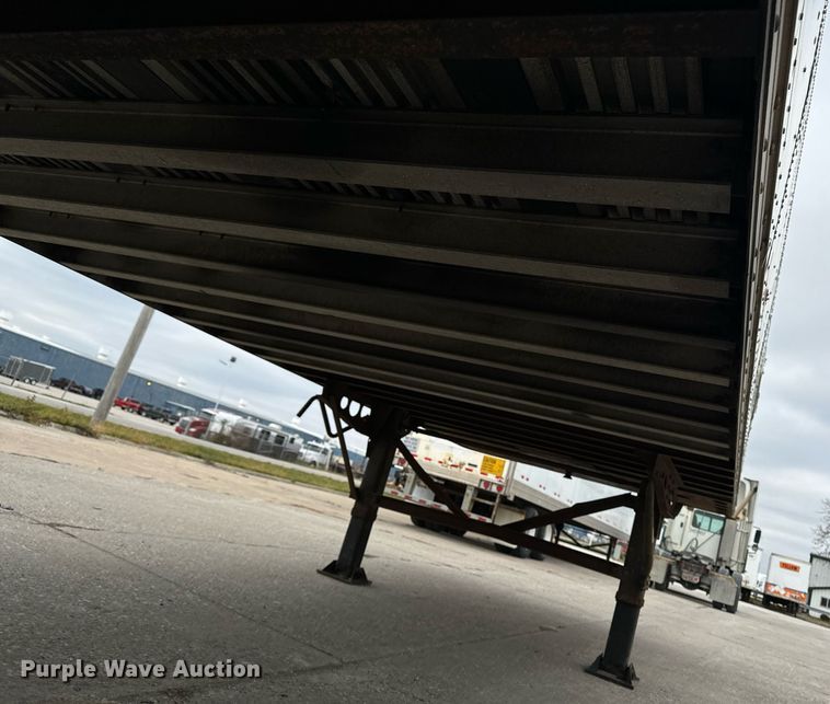 image for item EG7018 2004 Wabash DVDBHPC dry van trailer