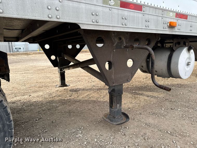 image for item EG7165 2009 Utility trailer 3000R refrigerated van trailer