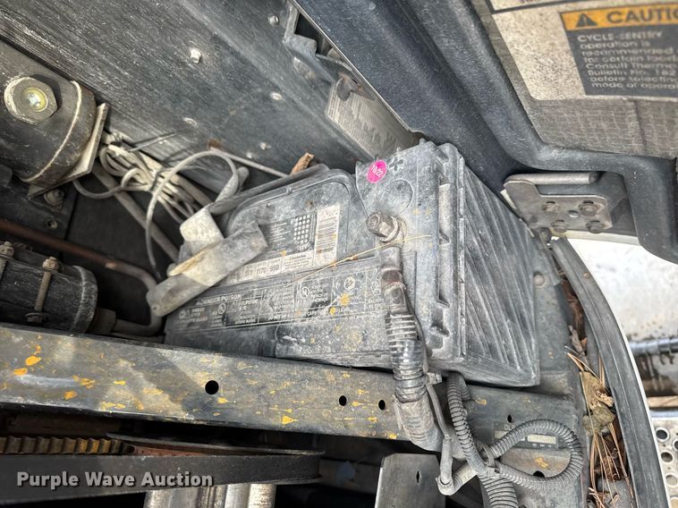 image for item EG7165 2009 Utility trailer 3000R refrigerated van trailer