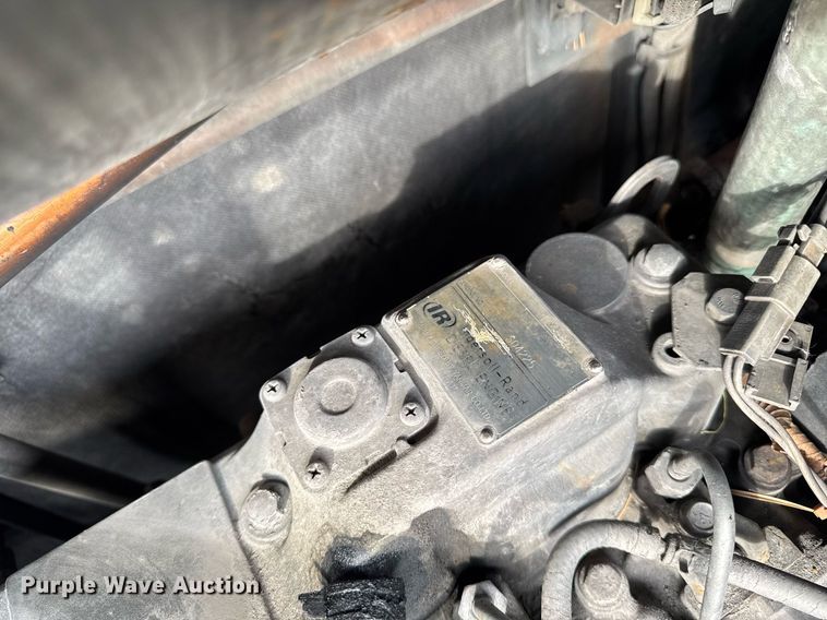 image for item EG7165 2009 Utility trailer 3000R refrigerated van trailer