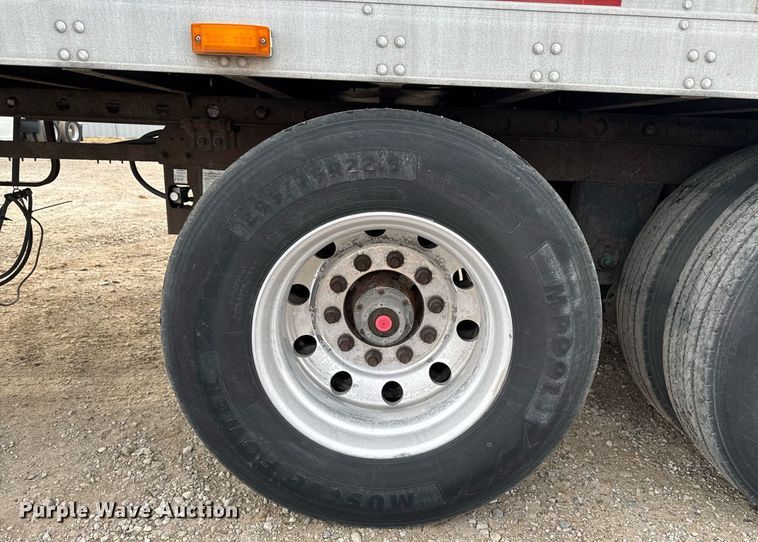 image for item EG7165 2009 Utility trailer 3000R refrigerated van trailer