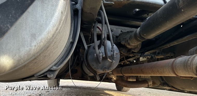 image for item EG7166 2013 Freightliner Cascadia 125 semi truck