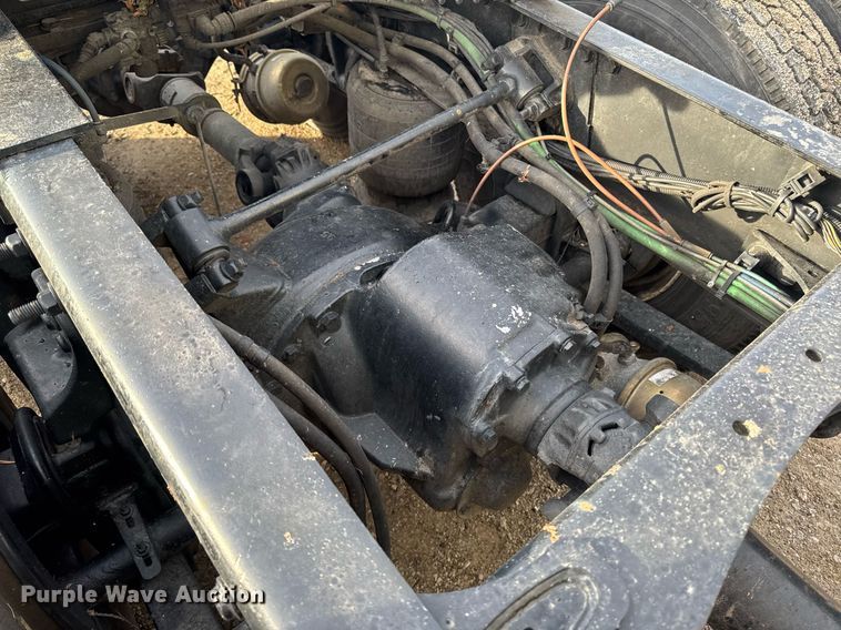 image for item EG7166 2013 Freightliner Cascadia 125 semi truck