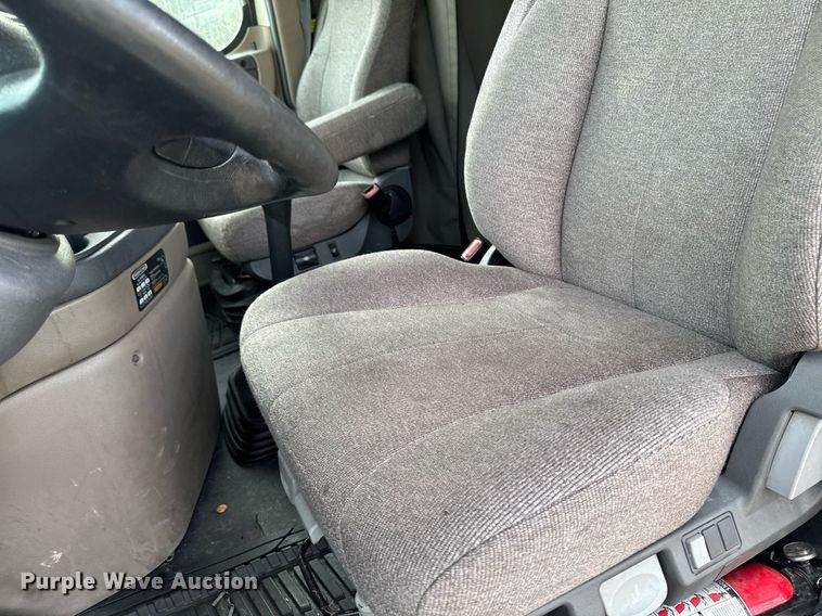 image for item EG7166 2013 Freightliner Cascadia 125 semi truck