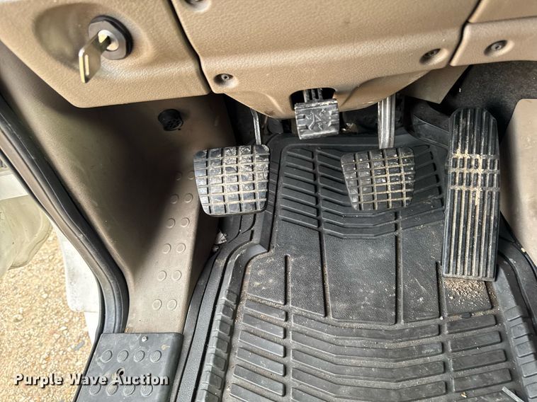 image for item EG7166 2013 Freightliner Cascadia 125 semi truck