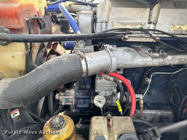 image for item EG7166 2013 Freightliner Cascadia 125 semi truck