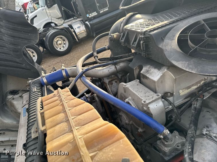 image for item EG7166 2013 Freightliner Cascadia 125 semi truck