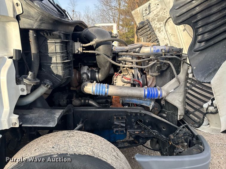 image for item EG7166 2013 Freightliner Cascadia 125 semi truck