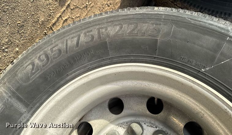 image for item EG7166 2013 Freightliner Cascadia 125 semi truck