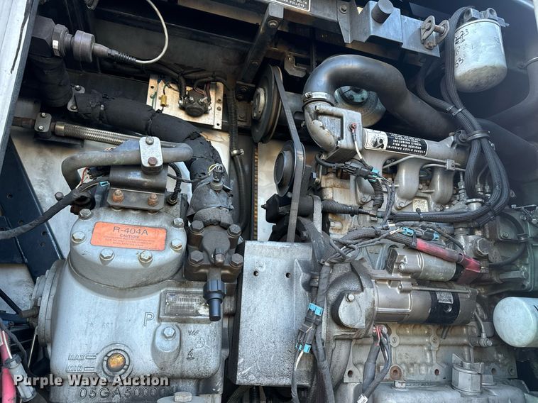 image for item EI4052 2011 Wabash refrigerated van trailer