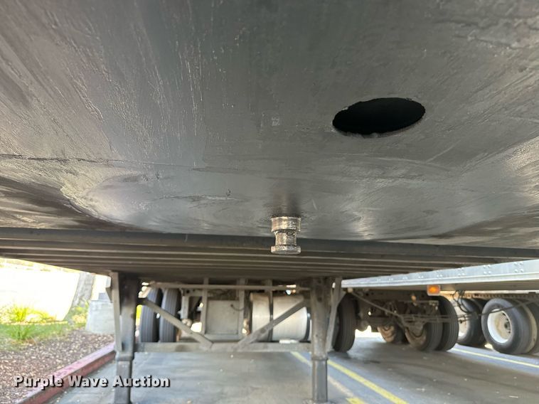 image for item EI4052 2011 Wabash refrigerated van trailer