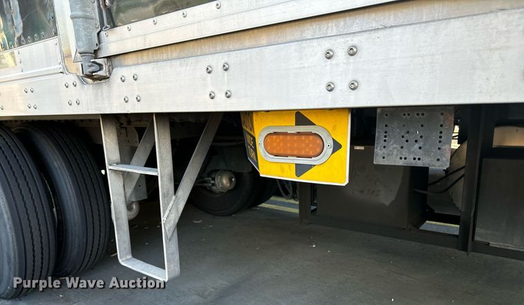 image for item EI4052 2011 Wabash refrigerated van trailer