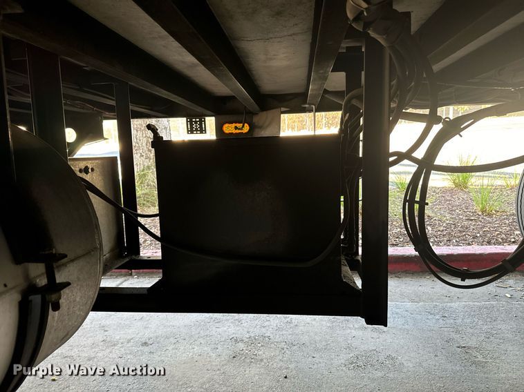 image for item EI4052 2011 Wabash refrigerated van trailer