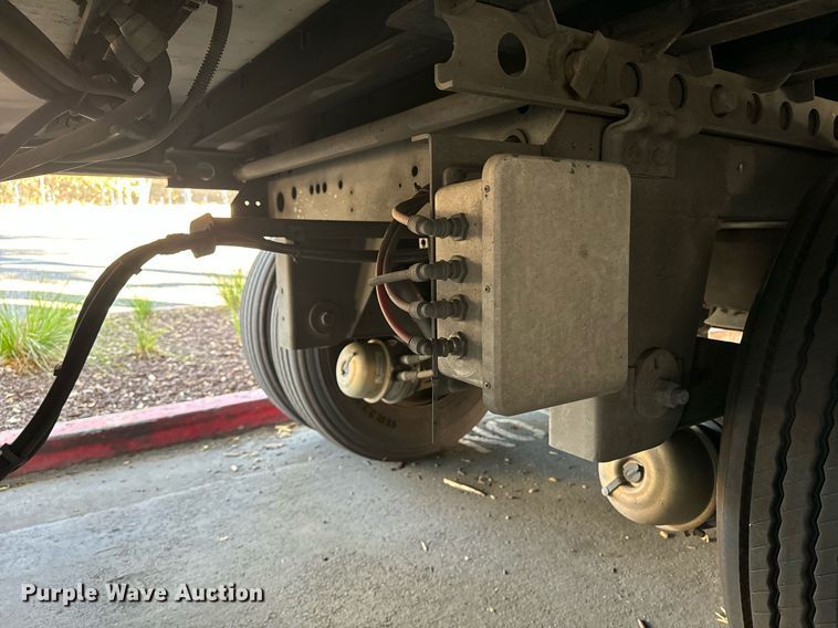 image for item EI4052 2011 Wabash refrigerated van trailer