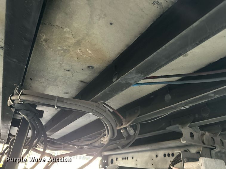 image for item EI4052 2011 Wabash refrigerated van trailer