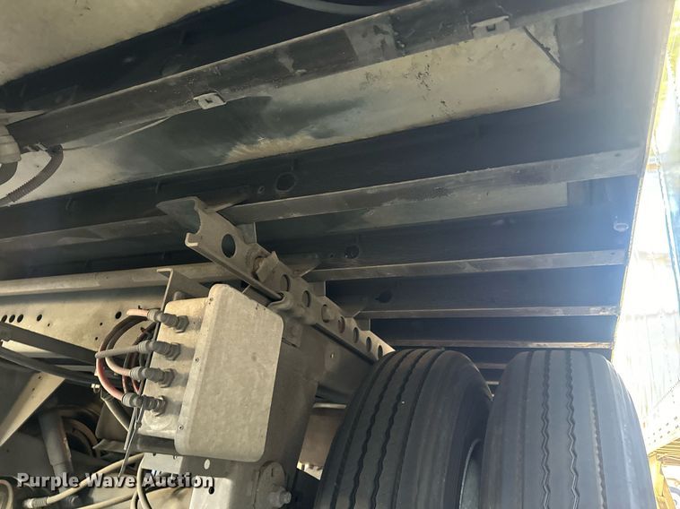 image for item EI4052 2011 Wabash refrigerated van trailer