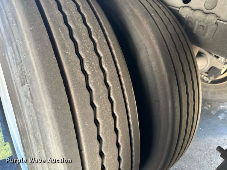 image for item EI4052 2011 Wabash refrigerated van trailer