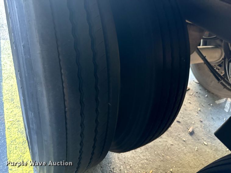 image for item EI4052 2011 Wabash refrigerated van trailer