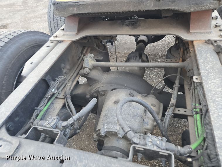 image for item EI4119 2018 Freightliner Cascadia semi truck