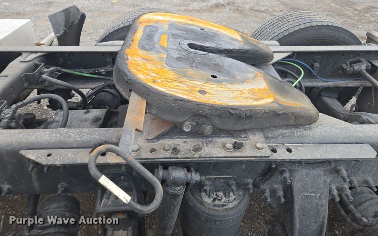 image for item EI4119 2018 Freightliner Cascadia semi truck