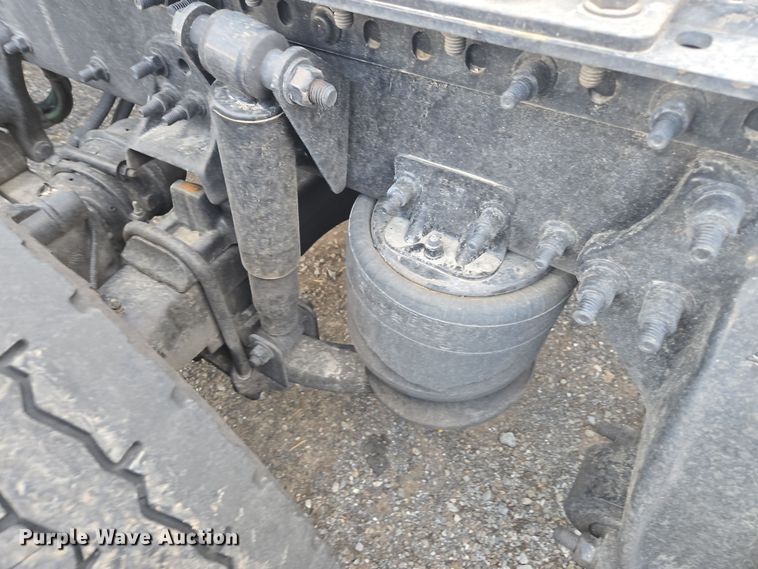 image for item EI4119 2018 Freightliner Cascadia semi truck