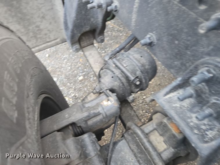 image for item EI4119 2018 Freightliner Cascadia semi truck