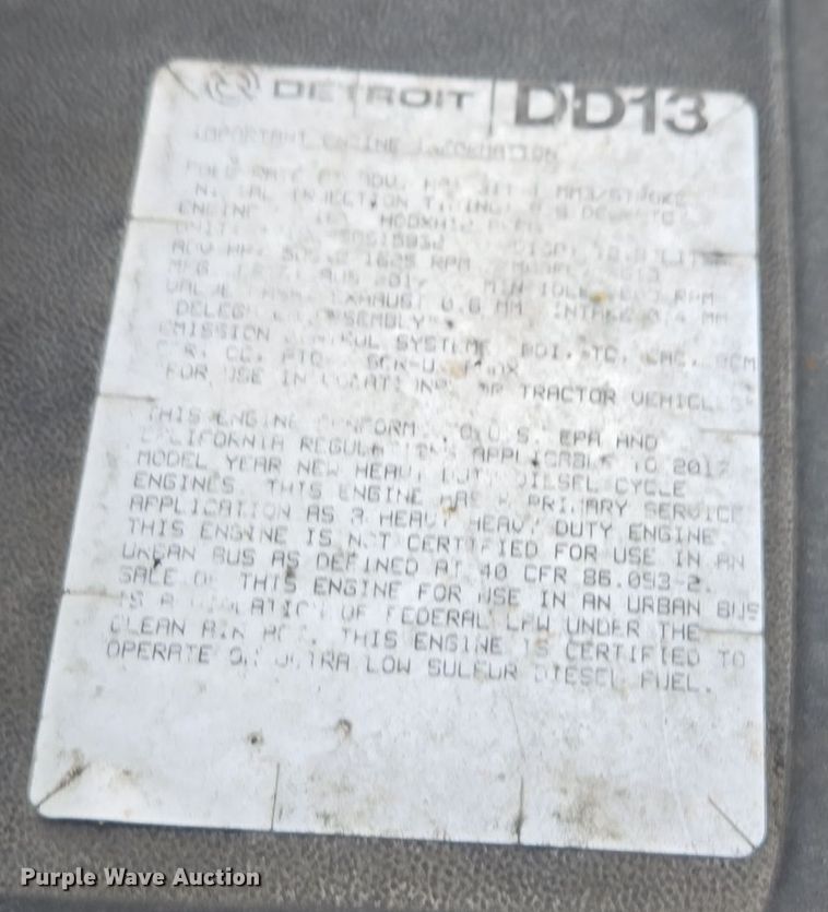 image for item EI4119 2018 Freightliner Cascadia semi truck