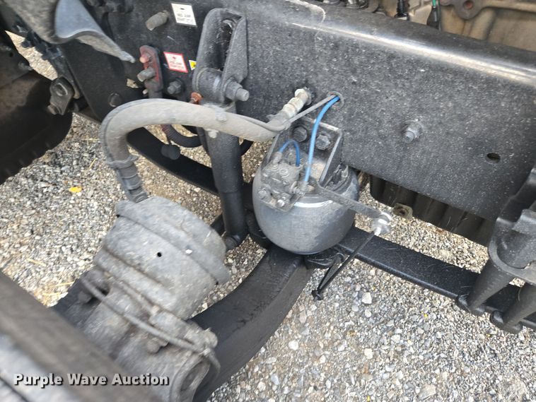 image for item EI4119 2018 Freightliner Cascadia semi truck