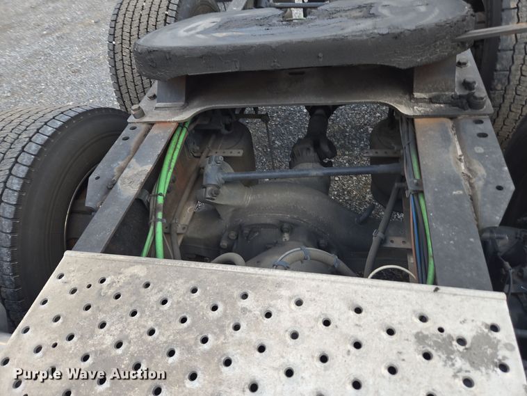 image for item EI4120 2021 Freightliner Cascadia semi truck