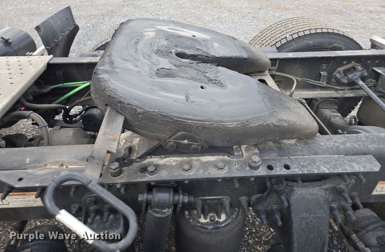 image for item EI4120 2021 Freightliner Cascadia semi truck