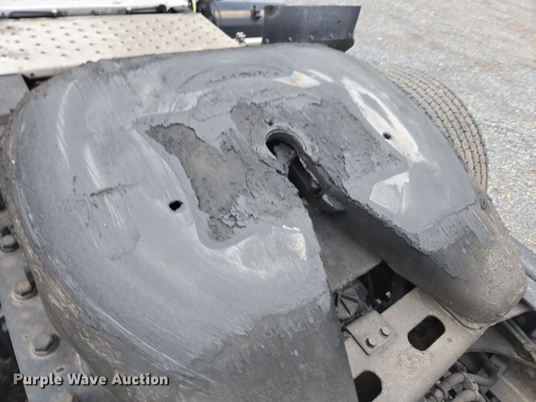 image for item EI4120 2021 Freightliner Cascadia semi truck