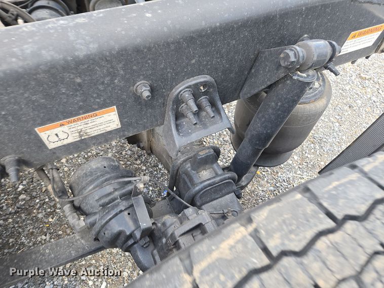 image for item EI4120 2021 Freightliner Cascadia semi truck