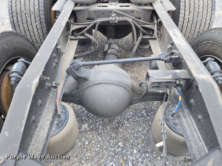 image for item EI4120 2021 Freightliner Cascadia semi truck