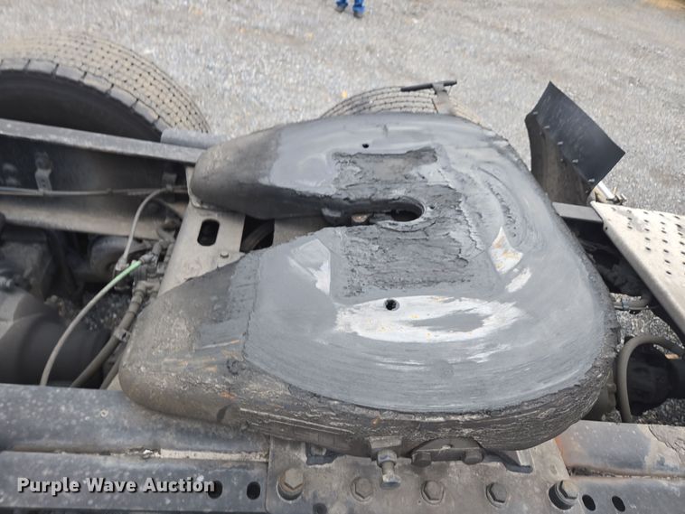 image for item EI4120 2021 Freightliner Cascadia semi truck