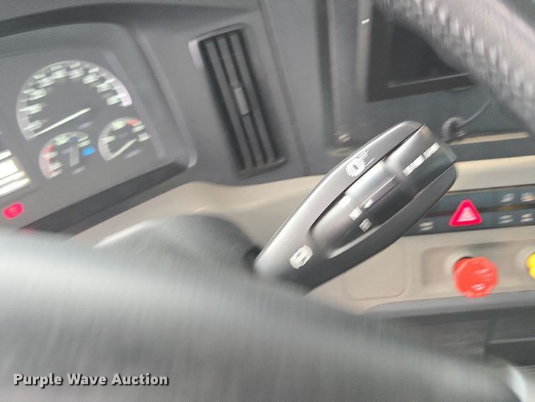 image for item EI4120 2021 Freightliner Cascadia semi truck