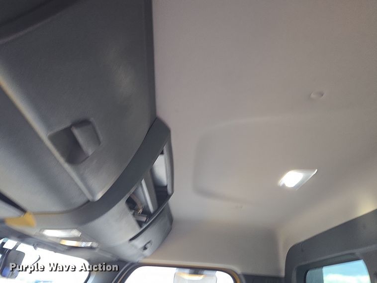 image for item EI4120 2021 Freightliner Cascadia semi truck