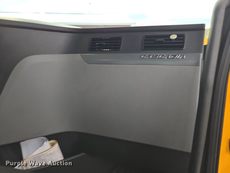 image for item EI4120 2021 Freightliner Cascadia semi truck