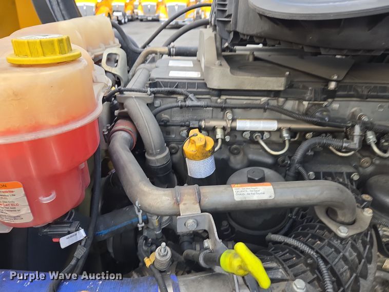 image for item EI4120 2021 Freightliner Cascadia semi truck