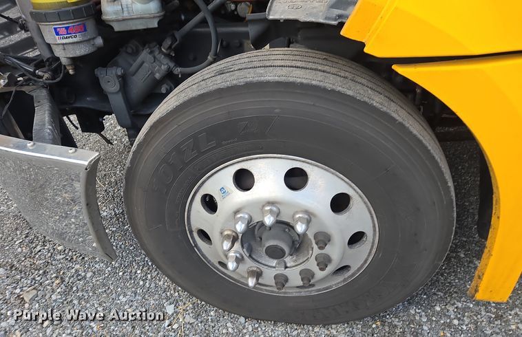 image for item EI4120 2021 Freightliner Cascadia semi truck