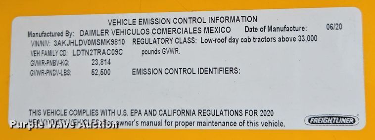 image for item EI4120 2021 Freightliner Cascadia semi truck