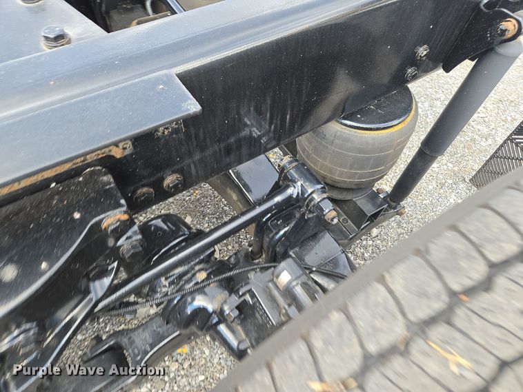 image for item EI4121 2020 Kenworth T680 semi truck