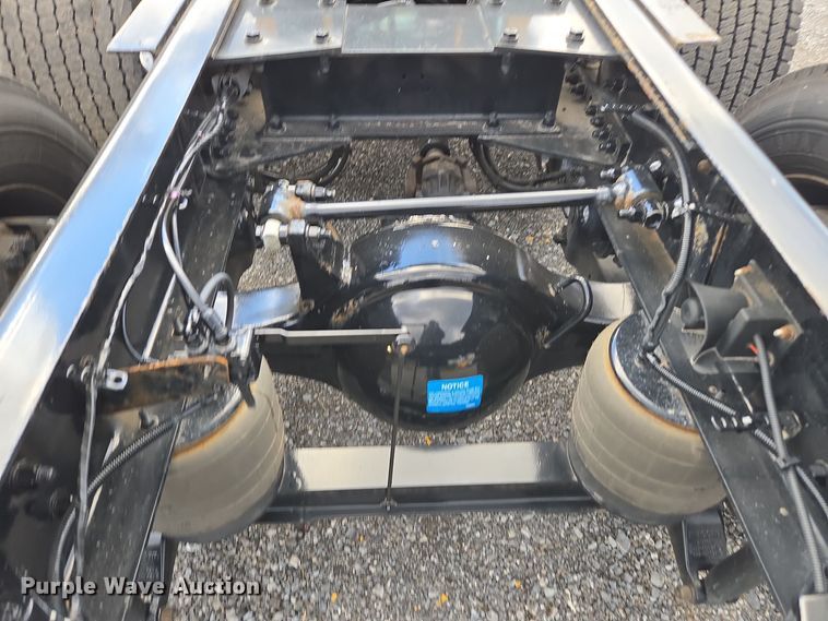 image for item EI4121 2020 Kenworth T680 semi truck