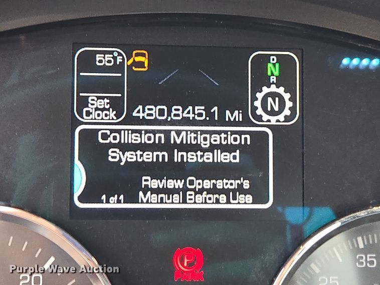 image for item EI4121 2020 Kenworth T680 semi truck